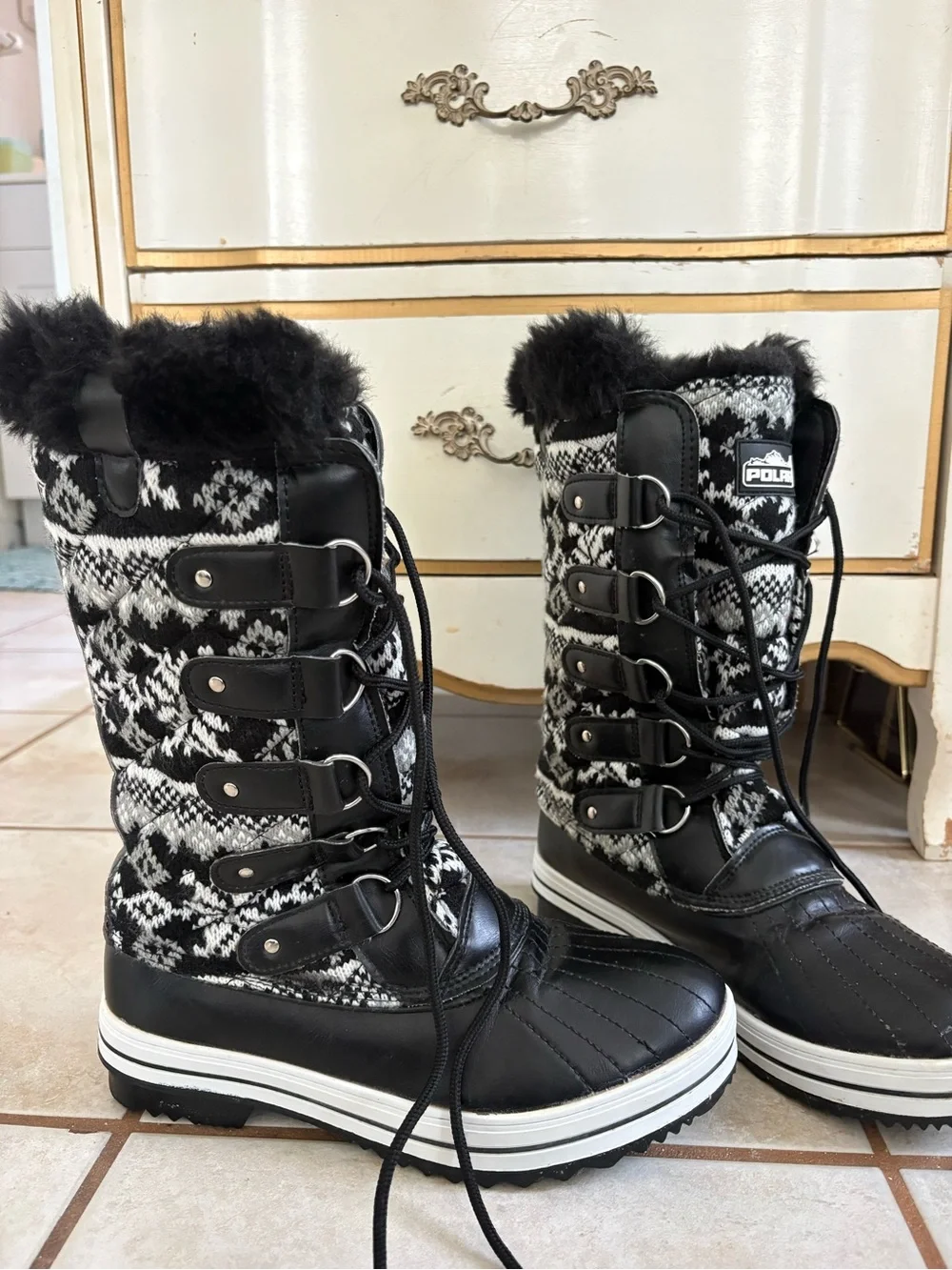 POLAR Black & White Knit Lace-Up Winter Snow Boots for Women